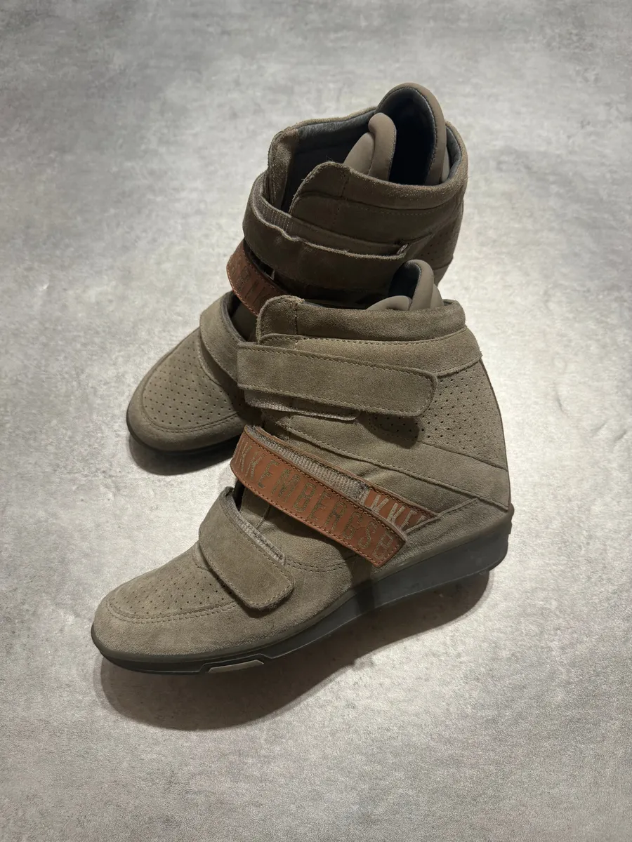 Dirk Bikkembergs Olive Scratch Heels - Image 7