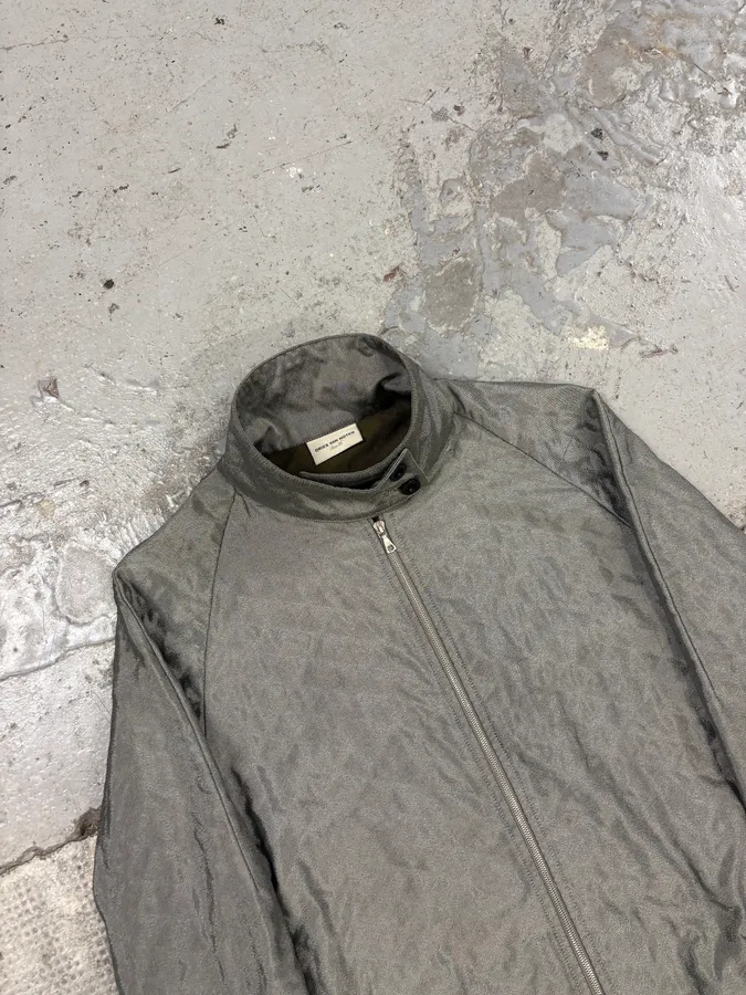 Dries Van Noten Grey Silk Quilted Jacket - Image 3