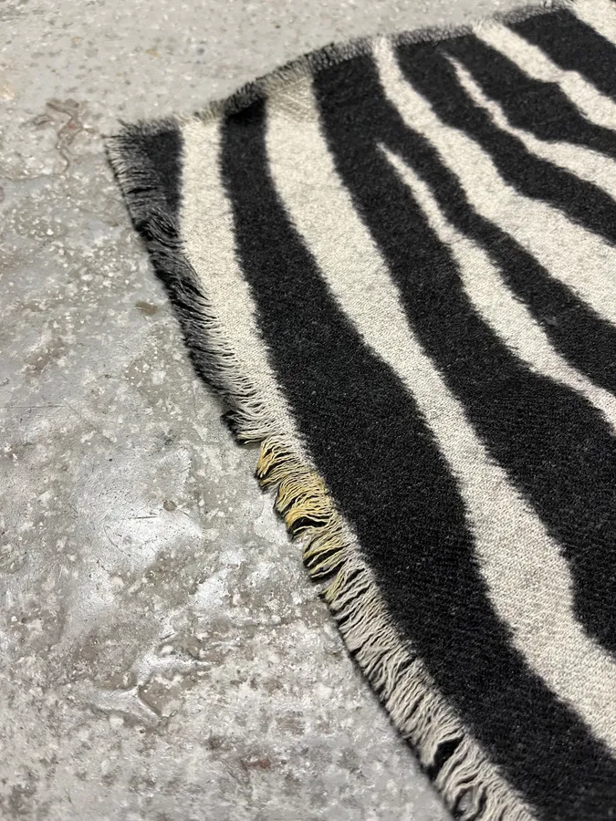 Dries Van Noten Safari Black & White Scarf - Image 7