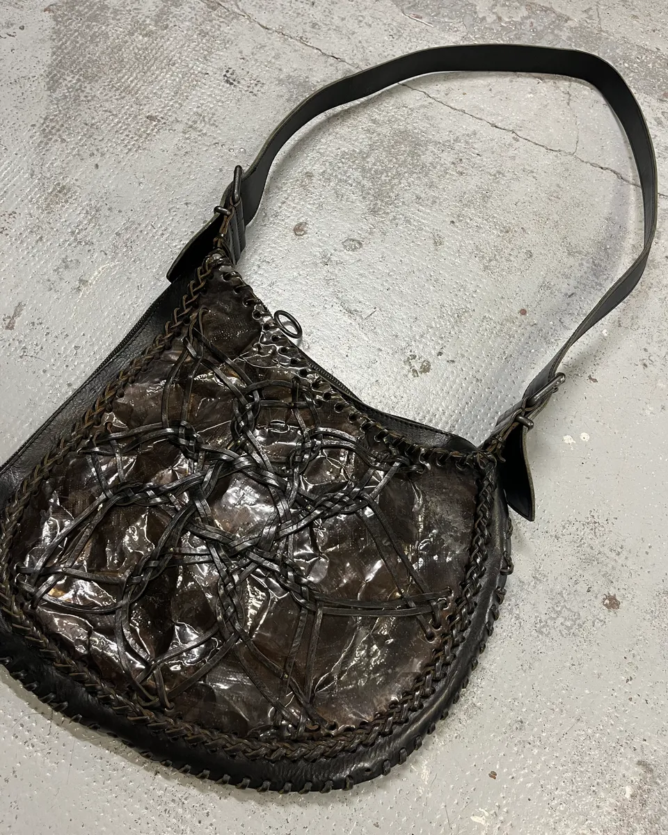 Fendi Black & Brown Cracked Leather Woven Shoulder Bag - Image 3
