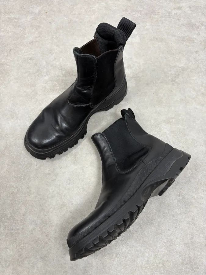FW1999 Prada Black Chelsea Vibram Leather Boots - Image 6