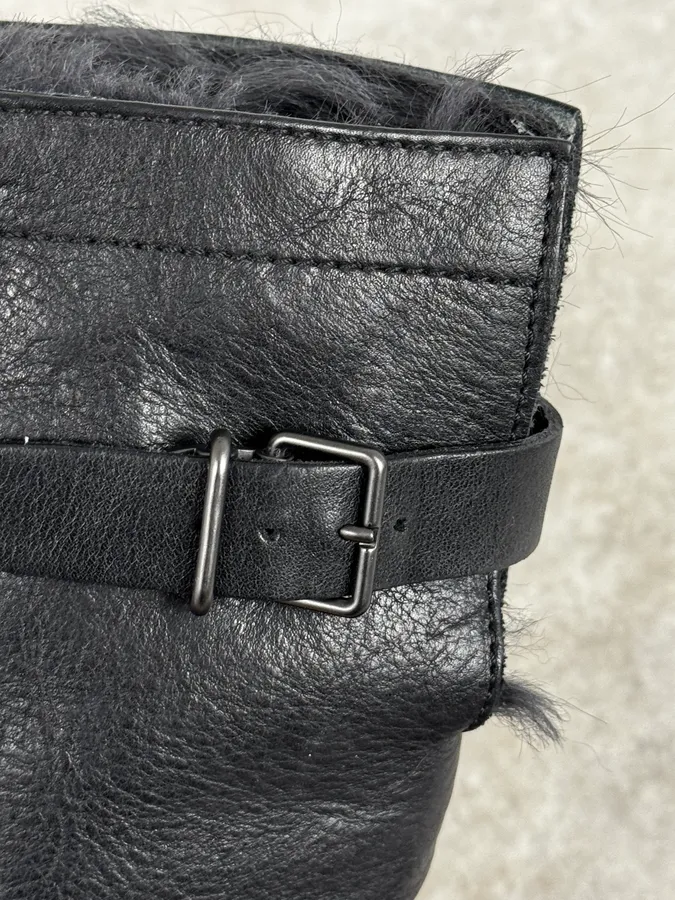FW2000 Gucci Black Minimalist Fur Leather Boots - Image 7