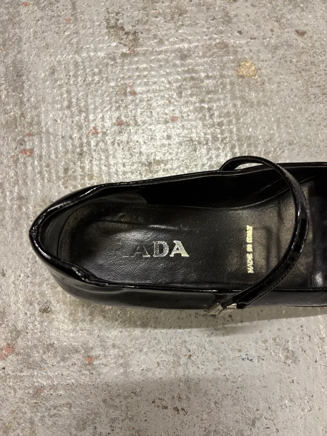 FW2000 Prada Black Pump Shoes - Image 10
