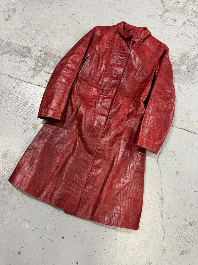FW2000 Roberto Cavalli Red Crocodile Embossed Leather Trench Coat - Image 9