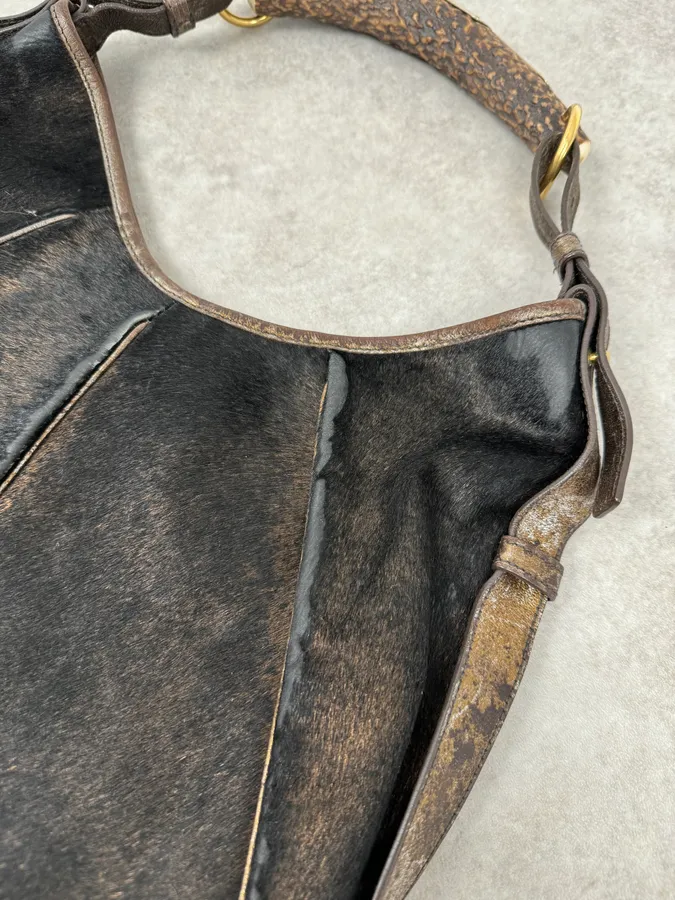 FW2001 Yves Saint Laurent Black Golden Pony Hair Leather Mombasa Horn Bag - Image 5