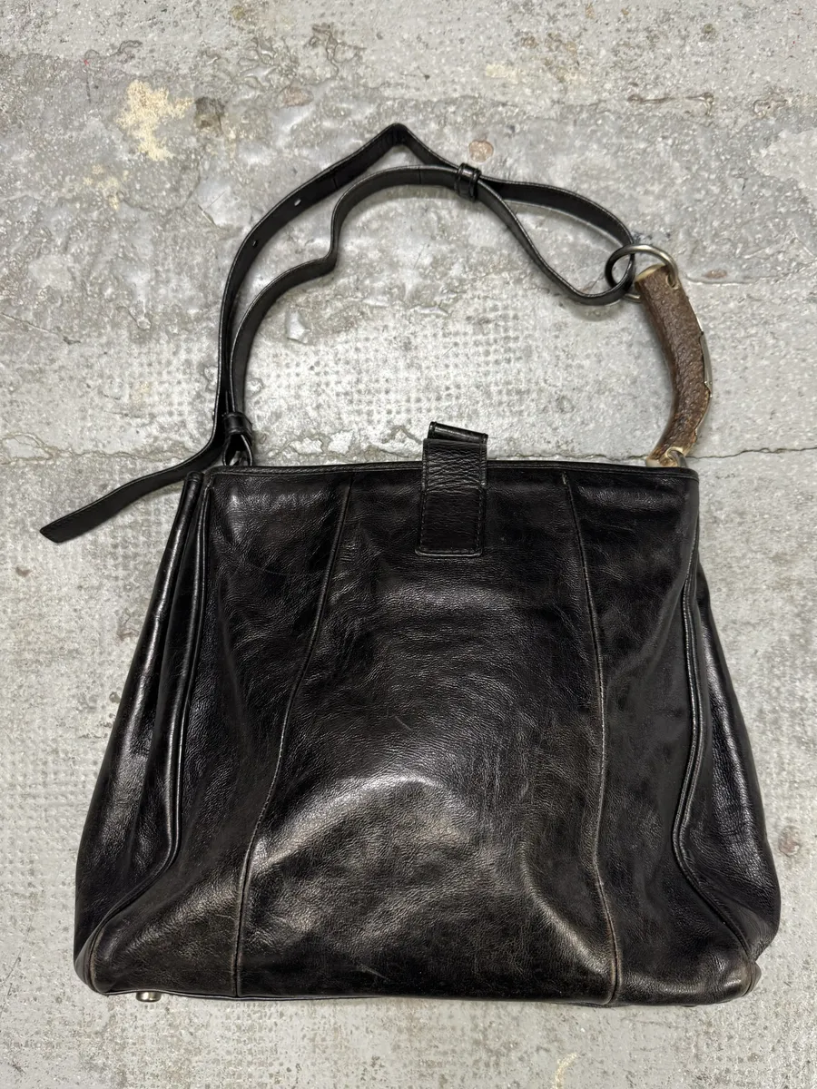FW2001 Yves Saint Laurent Tom Ford Mombasa Horn Dark Black Leather Shoulder Bag - Image 2