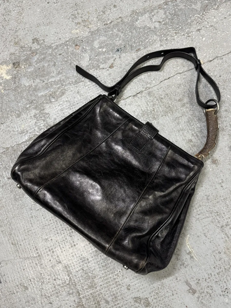 FW2001 Yves Saint Laurent Tom Ford Mombasa Horn Dark Black Leather Shoulder Bag - Image 5