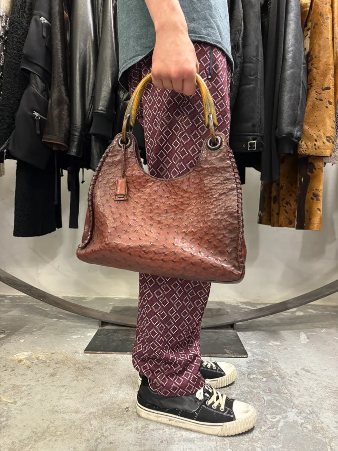 FW2002 Gucci by Tom Ford Ostrich Leather Wood Top Handle Brown Bag - Image 2