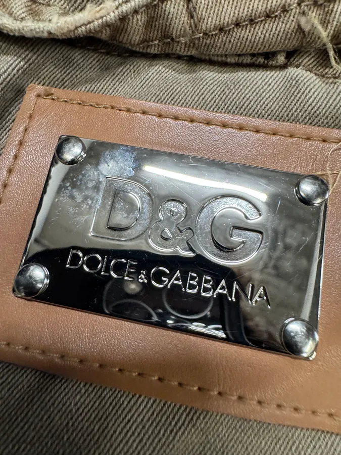 FW2006 Dolce & Gabbana Multi Pockets Cargo Beige Shorts - Image 13