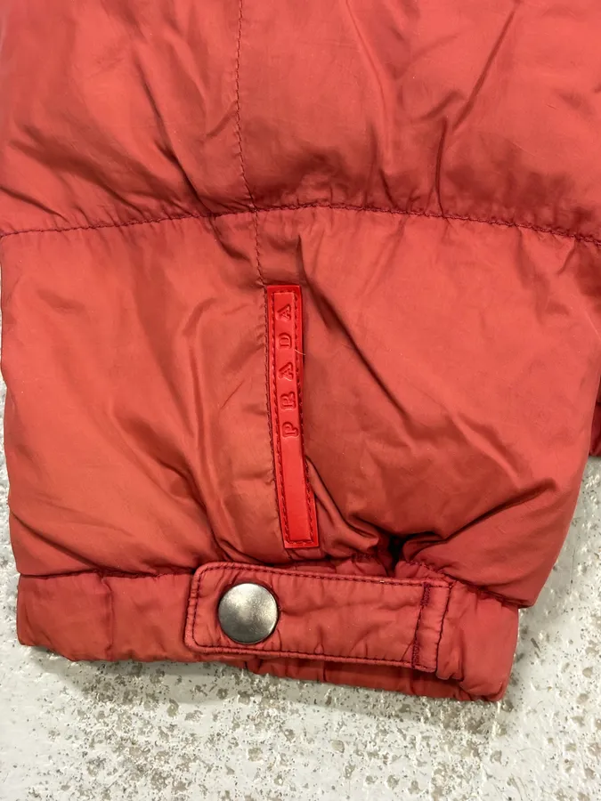 FW2009 Prada Red Nylon Quilted Puffer Jacket - Image 9