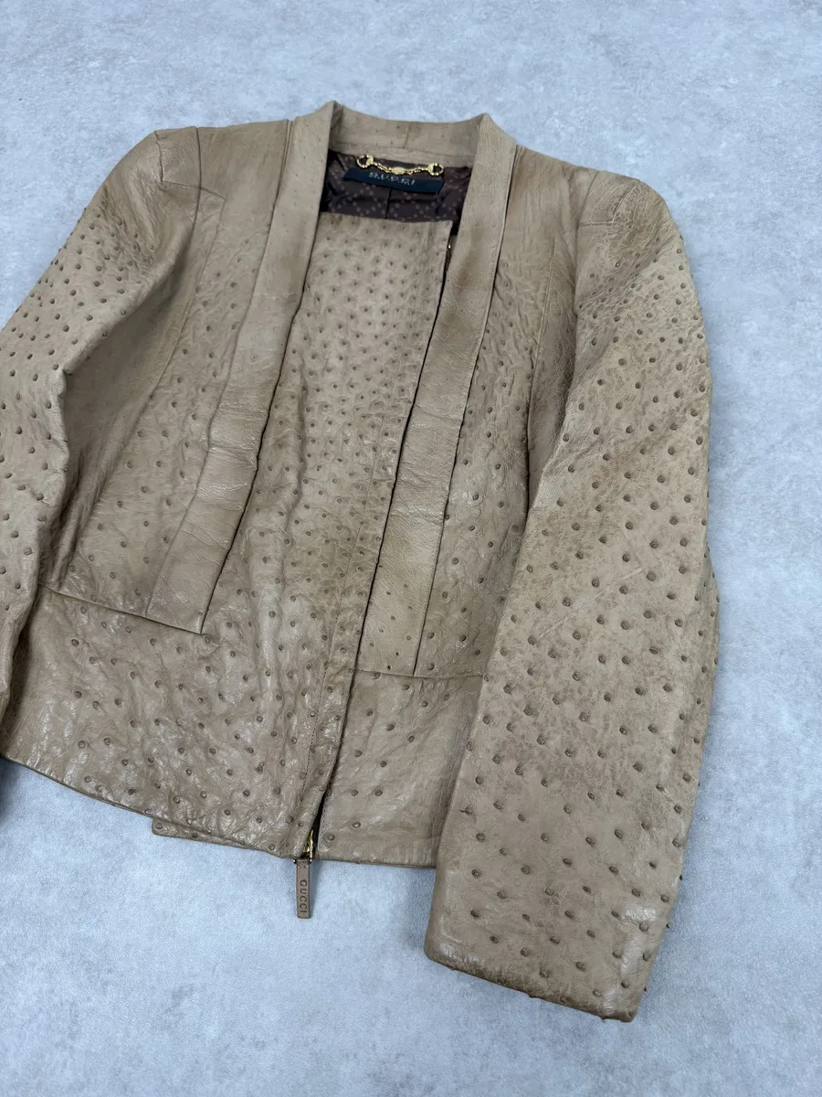 FW2010 Gucci Beige Asymmetrical Ostrich Leather Jacket by Frida Giannini - Image 12