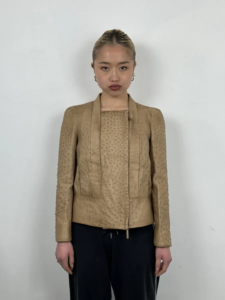 FW2010 Gucci Beige Asymmetrical Ostrich Leather Jacket by Frida Giannini - Image 3