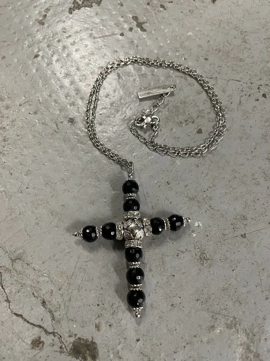 FW2011 Dolce & Gabbana Black Cross Necklace - Image 5