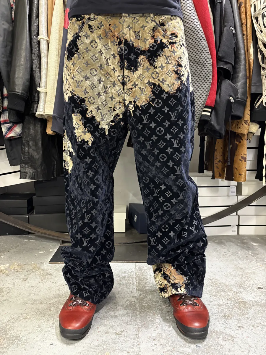 FW2023 Louis Vuitton Bleach Effect Monogram Navy Denim Pants - Image 3