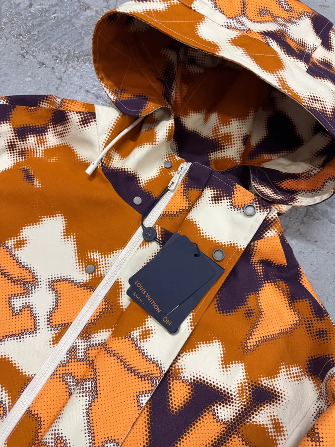 FW2024 Louis Vuitton Orange Map Camo Cotton Hooded Zip-Up Jacket - Image 11