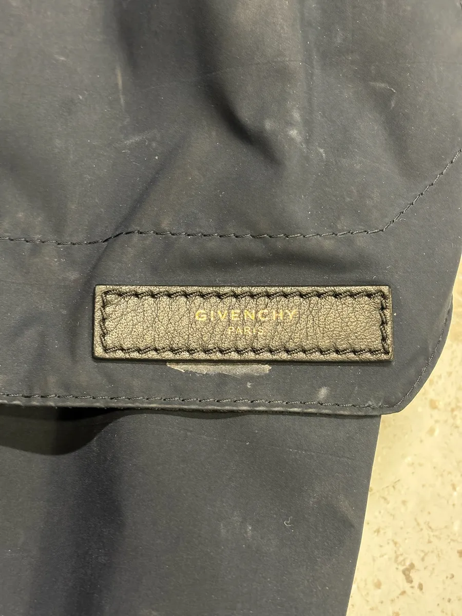 Givenchy Navy Nylon Shoulder Bag - Image 12