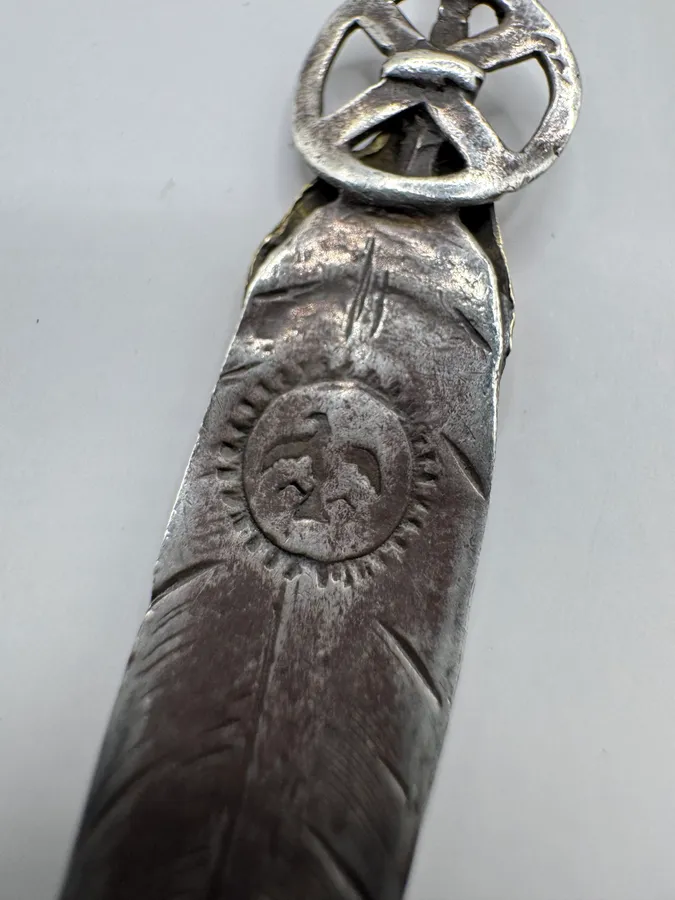 Goro’s Gold Top Heart Wheel Feather Silver Pendant - Image 3