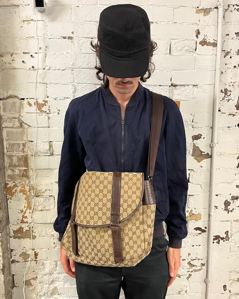 Gucci Beige Canvas Monogram Messenger Bag - Image 2