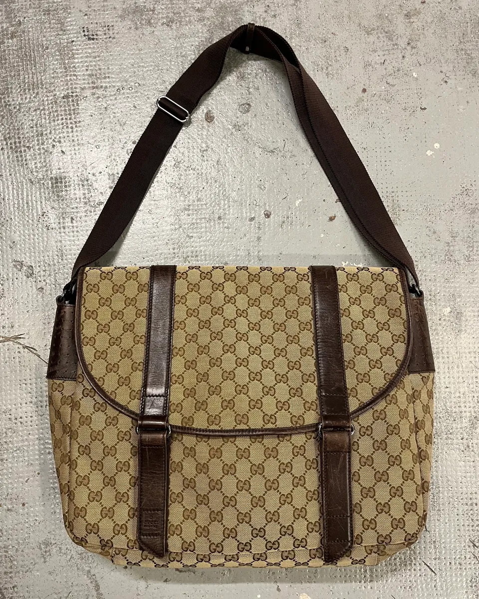 Gucci Beige Canvas Monogram Messenger Bag - Image 4