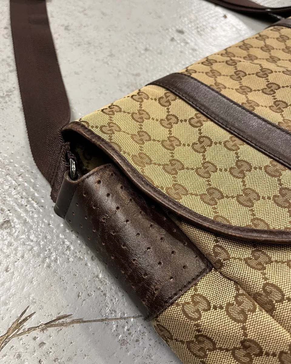 Gucci Beige Canvas Monogram Messenger Bag - Image 8