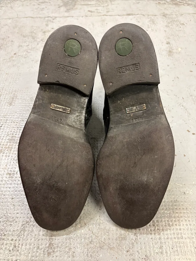 Gucci Black Leather Classy Signature Boots - Image 8