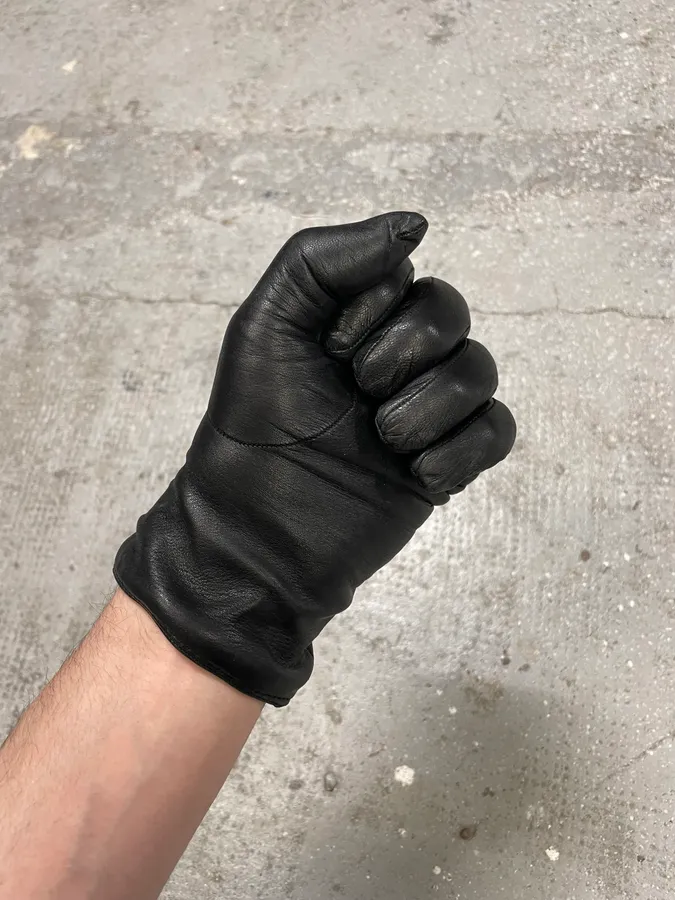 Gucci Black Leather Gloves - Image 3