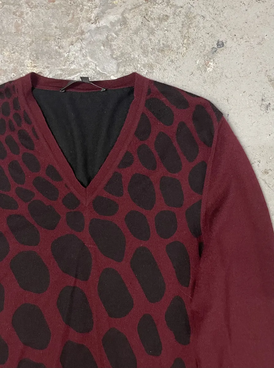 Gucci Cashmere V Animal Print Bordeaux & Black Sweater - Image 6