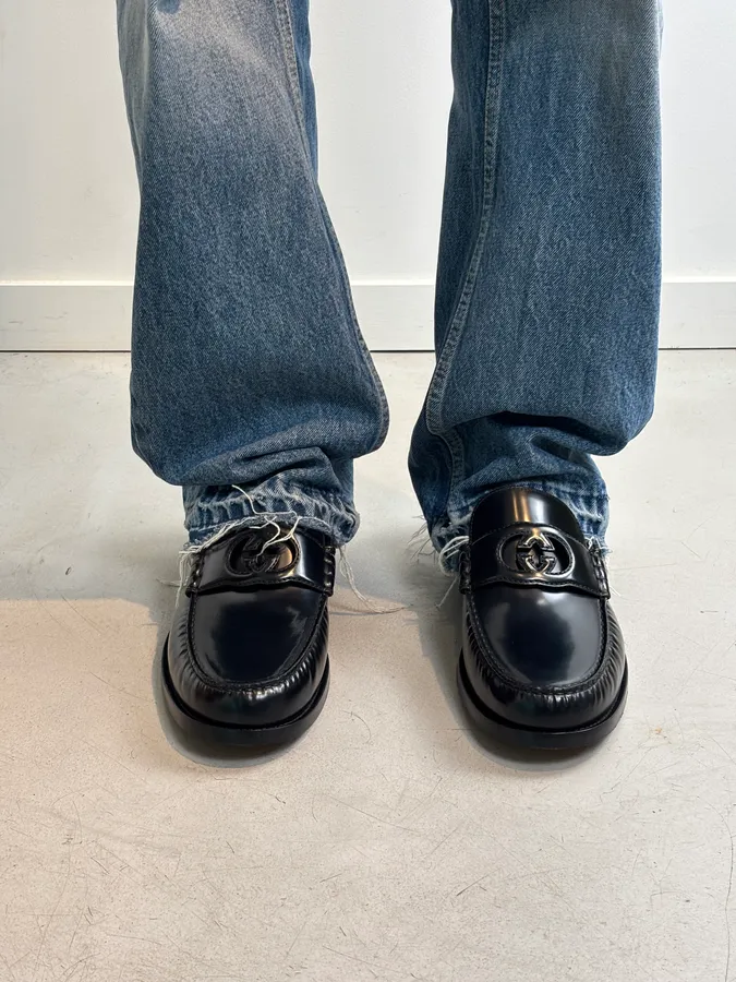Gucci Interlocking GG Black Leather Loafers - Image 2