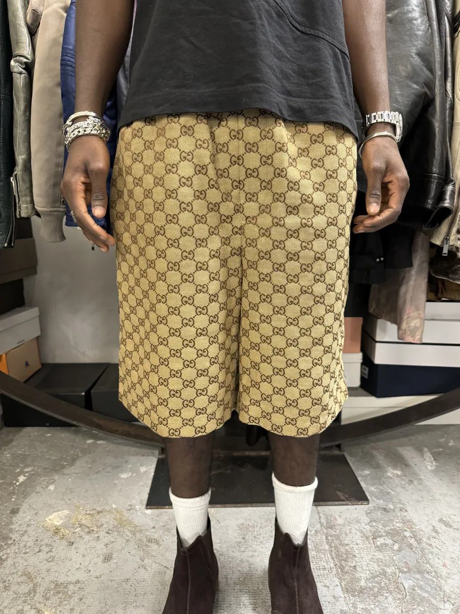 Gucci Monogrammed Beige Logo Shorts - Image 4