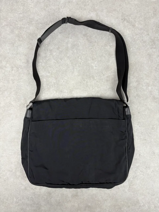 Gucci Nylon Black Minimalist Messenger Bag - Image 5