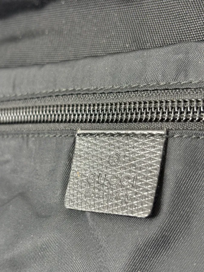 Gucci Nylon Black Minimalist Messenger Bag - Image 8