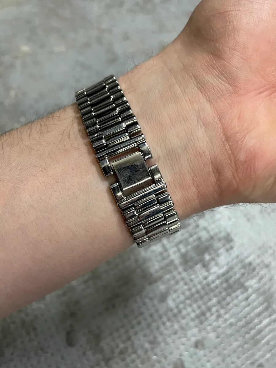 Gucci Pure Tank Stainless Steel Watch - Image 4