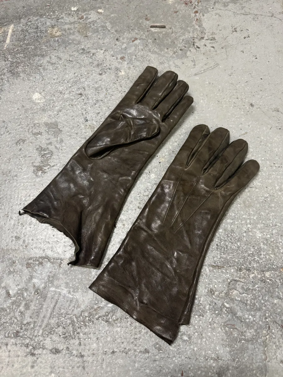 Isaac Sellam Craspouille Olive Artisanal Leather Gloves - Image 2