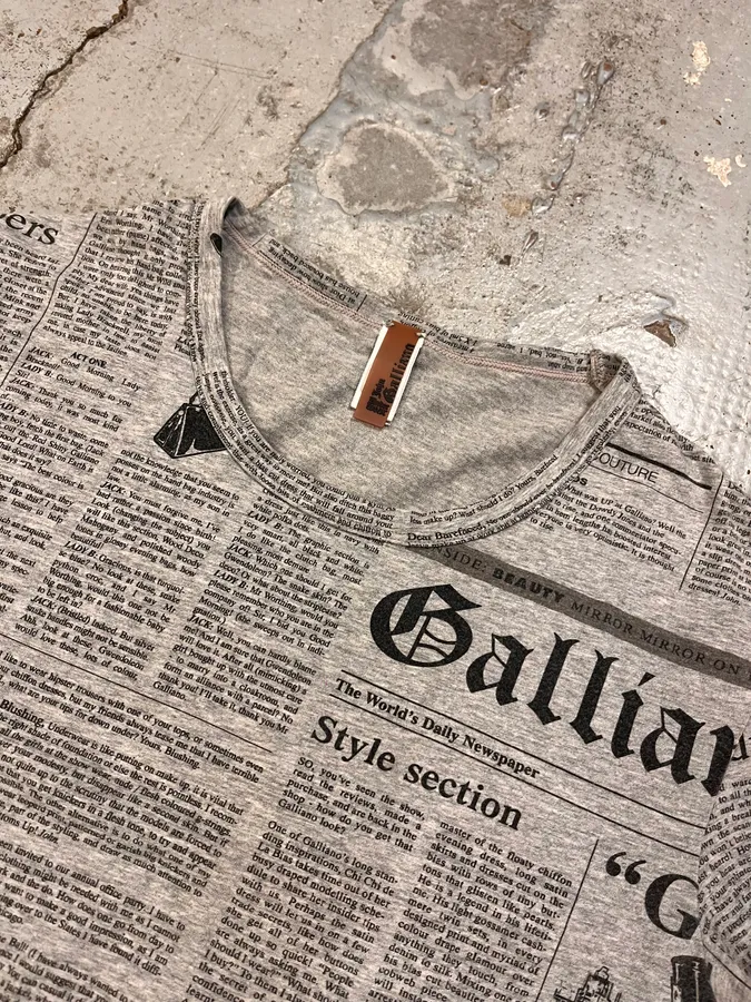 John Galliano Grey & Black V Neck Magazine Newspapers T-Shirt - Image 5