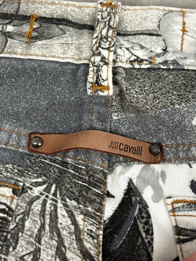 Just Cavalli Black & White Floral Printed Pants - Image 10