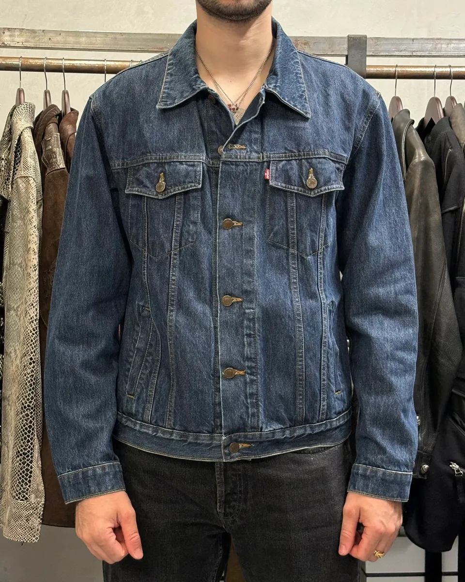 Levi’s Classic Trucker Blue Denim Jacket - Image 2