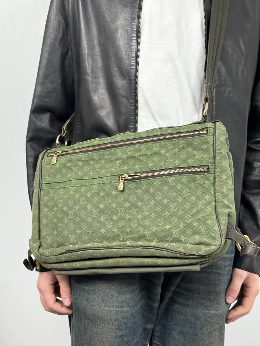Louis Vuitton Green Canvas Monogrammed Messenger Bag - Image 6