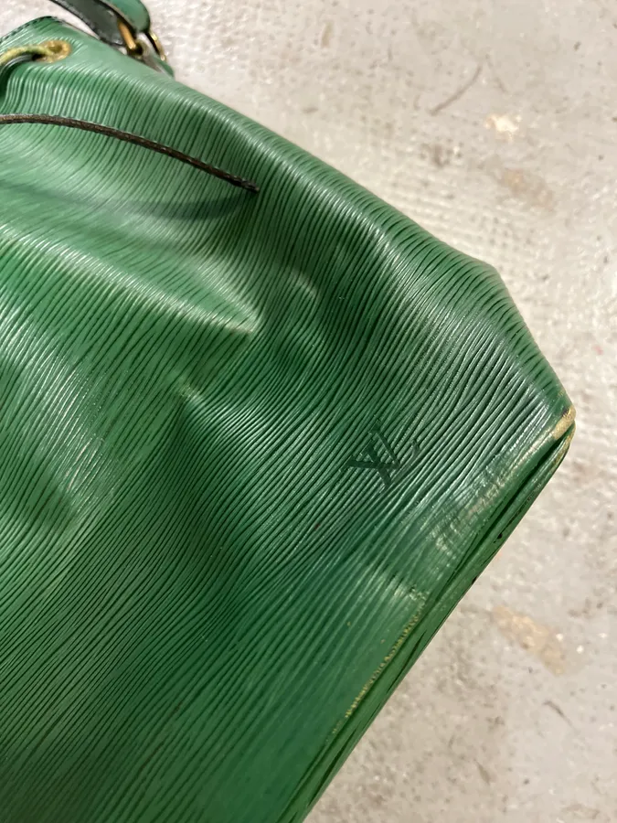 Louis Vuitton Noé Green Epi Leather Handle Bag - Image 5