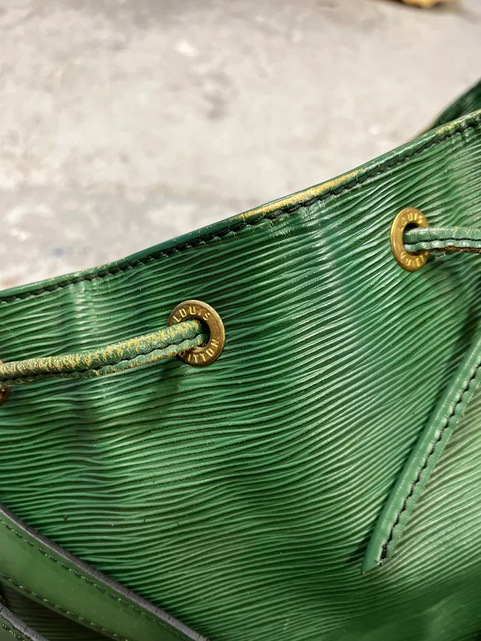 Louis Vuitton Noé Green Epi Leather Handle Bag - Image 9