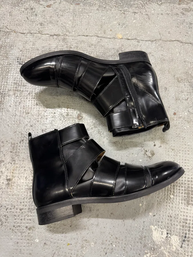 Maison Margiela Black Straps Leather Boots - Image 4