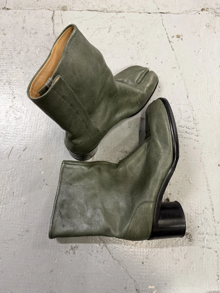 Maison Margiela Grey Eroded Leathier High Tabi Boots - Image 9