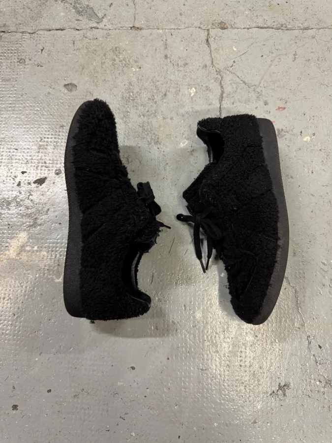 Maison Margiela Replica Black Fur Low Army Gatts Shoes - Image 5