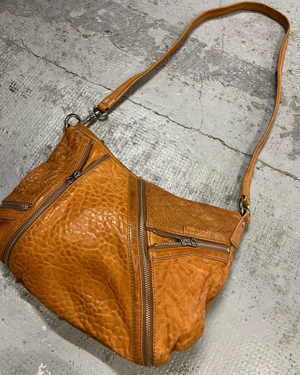 Marc Jacobs Camel Leather Multi-Pocket Shoulder Bag - Image 4