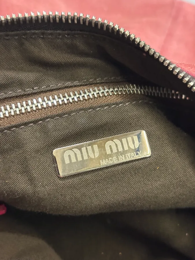 Miu Miu Faded Coral Suede Hobo Shoulder Bag - Image 9
