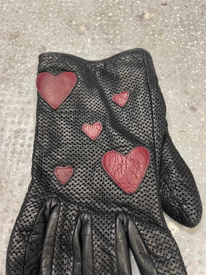Moschino Red Hearts Black Leather Gloves - Image 5
