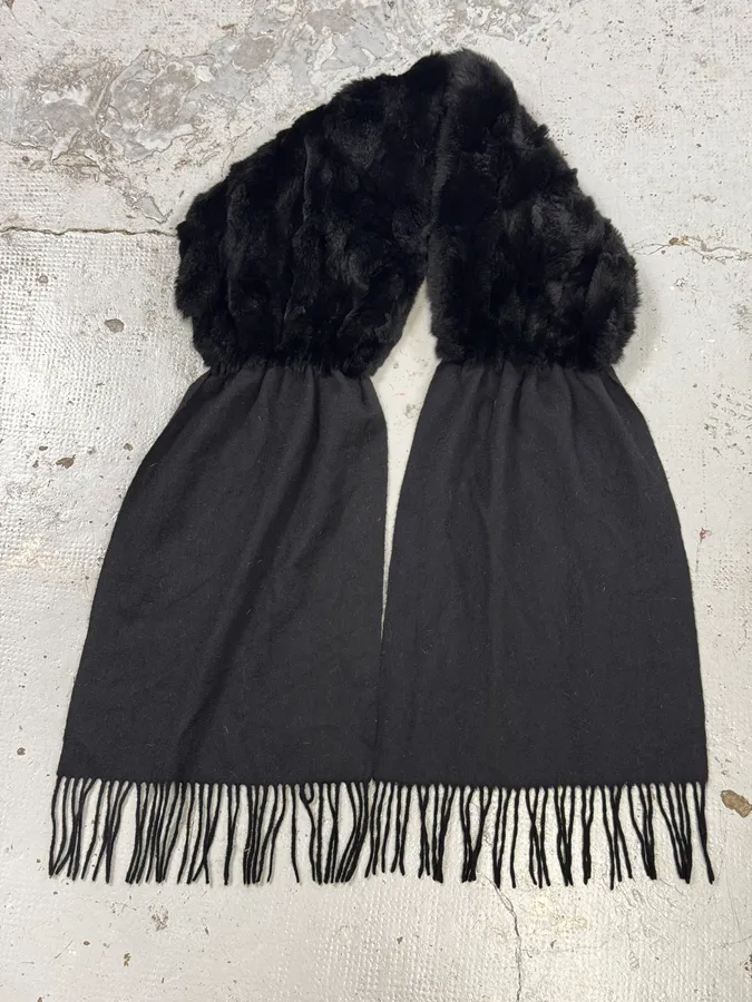 Roberto Cavalli Black Fur & Fringed Hybrid Scarf - Image 4