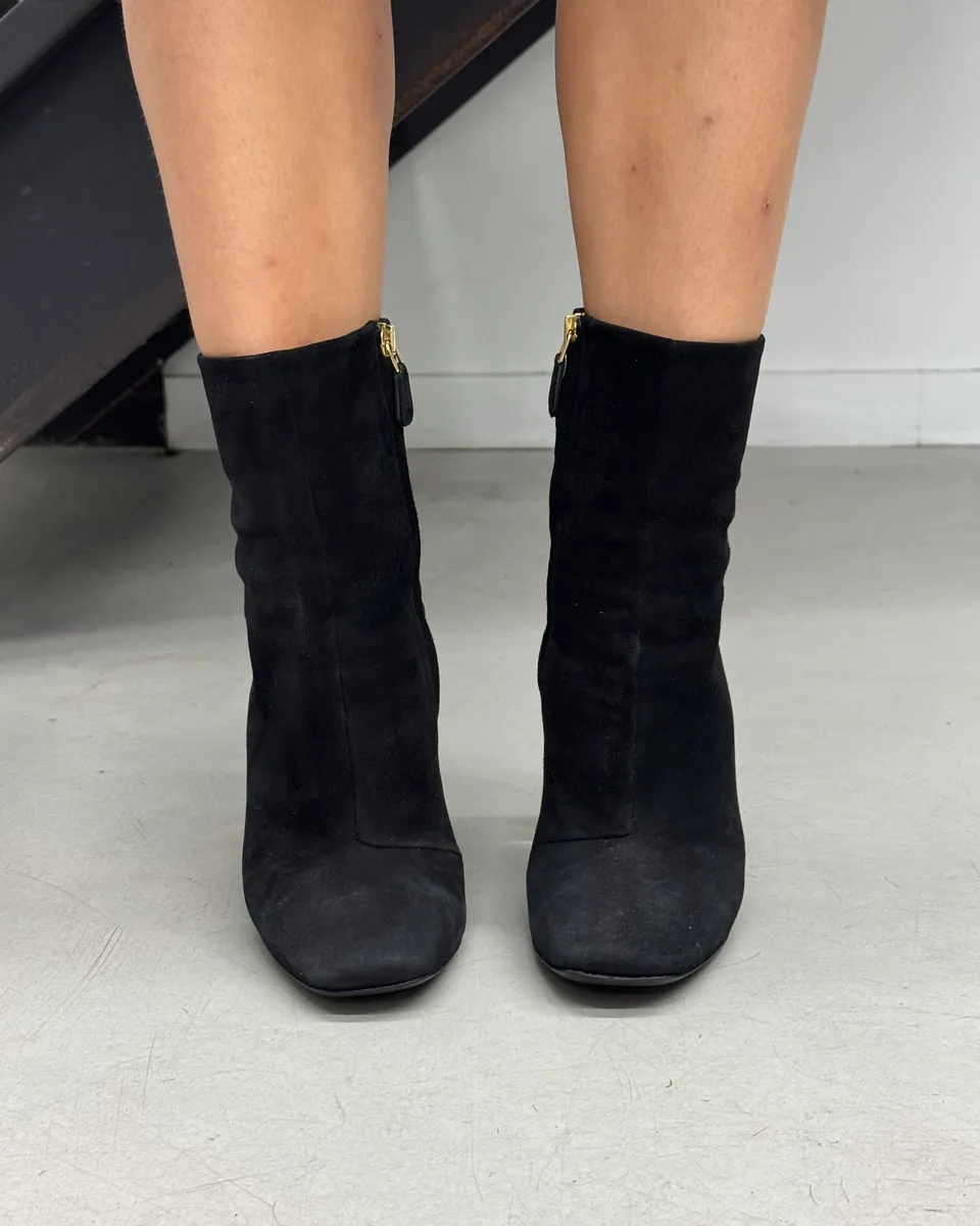 Roberto Cavalli Black Suede Heel Floral Embellished Ankle Boots - Image 4
