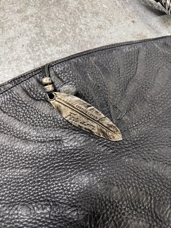 Roberto Cavalli Feather Black Grained Leather Handle Bag - Image 3