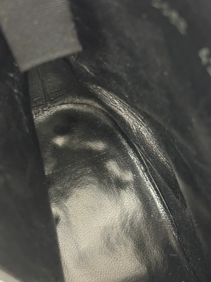 Saint Laurent Black Dakota Ankle Leather Boots - Image 10