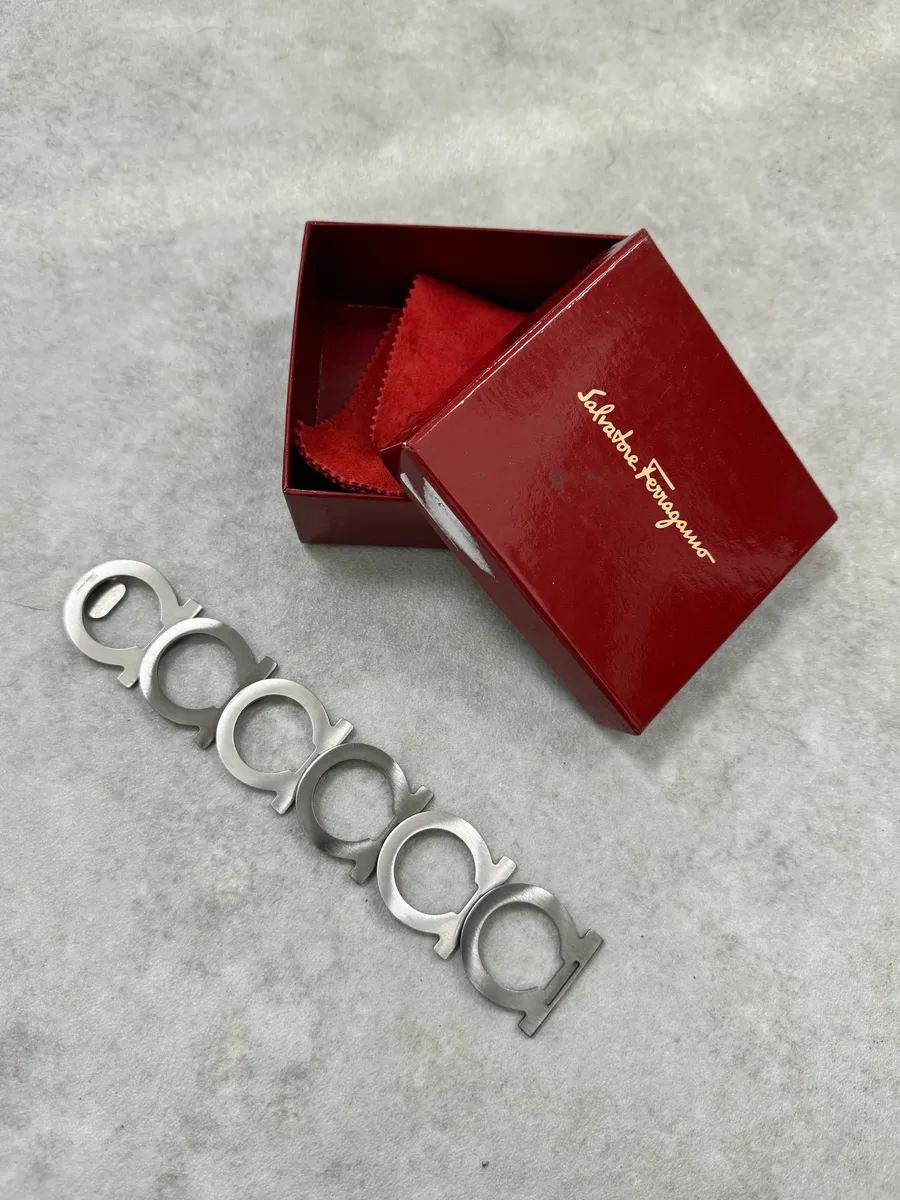 Salvatore Ferragamo Grey Omega Link Armband Bracelet